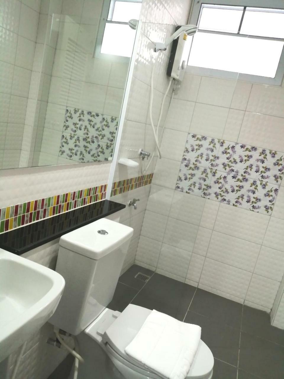 The Like Hotel Udon Thani Esterno foto
