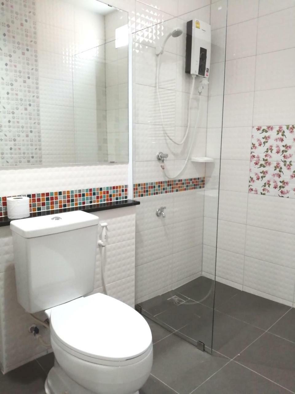 The Like Hotel Udon Thani Esterno foto